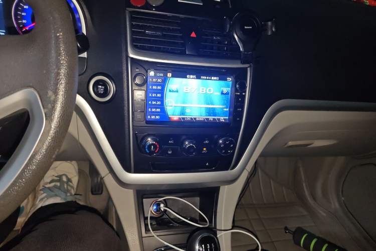 Used Geely Auto Emgrand 2014 Sedan 1.5L Manual Fashion Edition Audio And AC Panel