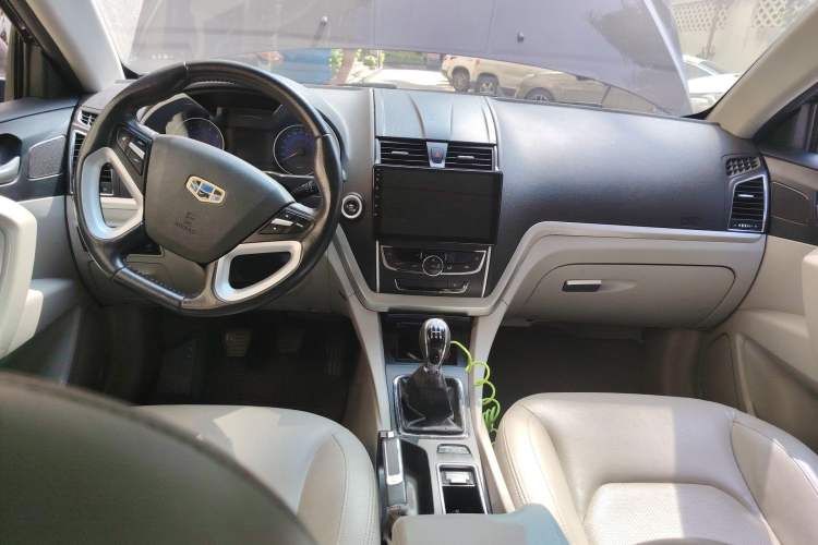Used Geely Auto Emgrand 2014 Sedan 1.5L Manual Elite Model Center Console