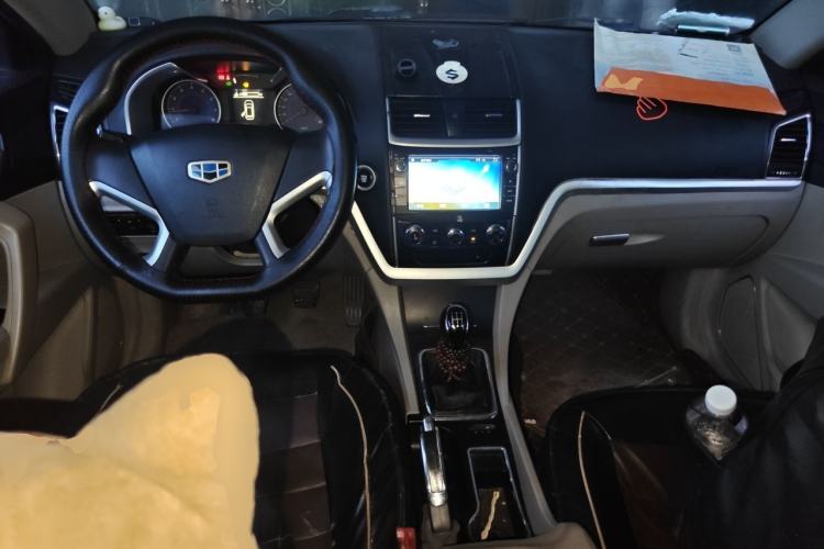 Used Geely Auto Emgrand 2014 Sedan 1.5L Manual Fashion Edition Center Console