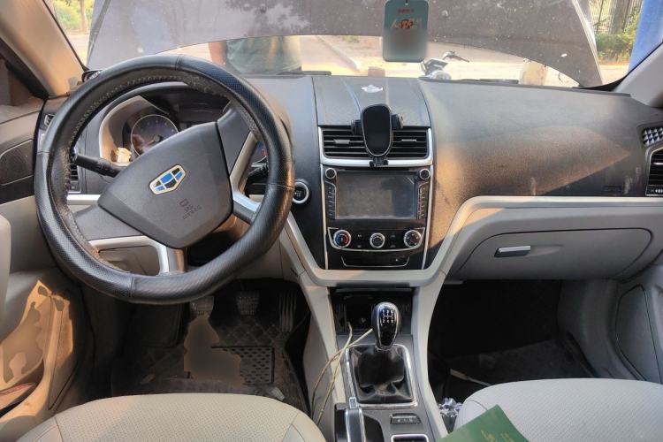 Used Geely Auto Emgrand 2014 Sedan 1.5L Manual Fashion Edition Center Console