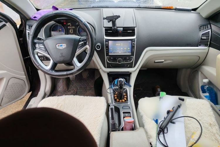 Used Geely Auto Emgrand 2014 Sedan 1.5L Manual Elite Model Center Console