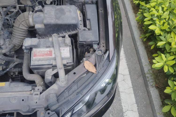 Used Geely Auto Emgrand 2014 Sedan 1.5L Manual Fashion Edition Engine Bay Left