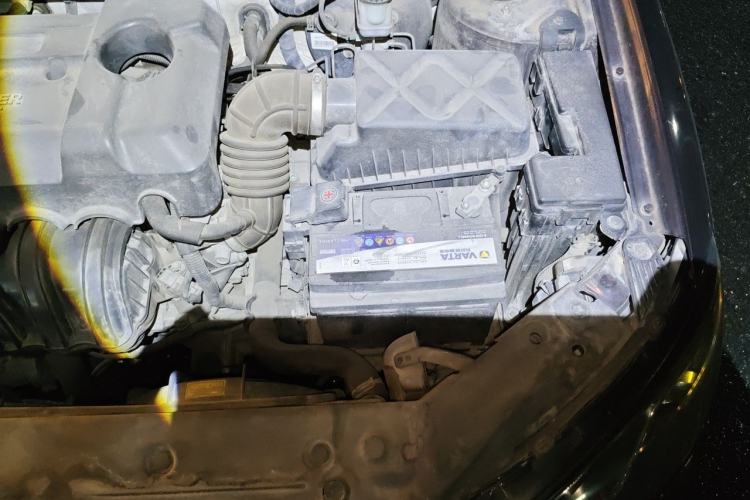 Used Geely Auto Emgrand 2014 Sedan 1.5L CVT Elite Model Engine Bay Left