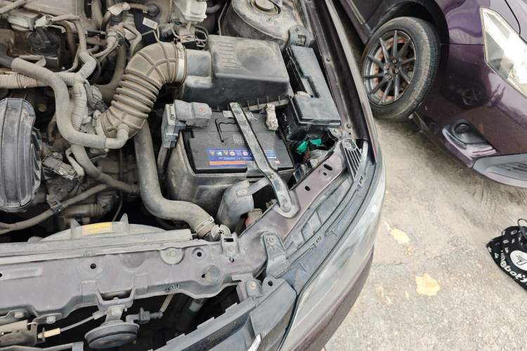 Used Geely Auto Emgrand 2014 Sedan 1.5L Manual Fashion Edition Engine Bay Left