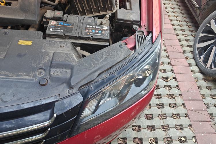 Used Geely Auto Emgrand 2014 Sedan 1.3T Manual Elite Model Engine Bay Left