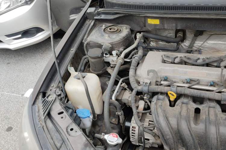 Used Geely Auto Emgrand 2014 Sedan 1.5L Manual Fashion Edition Engine Bay Right