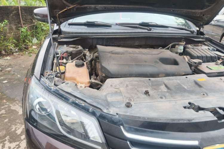 Used Geely Auto Emgrand 2014 Sedan 1.3T Manual Elite Model Engine Bay Right