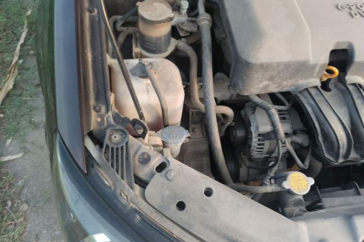 Used Geely Auto Emgrand 2014 Sedan 1.5L CVT Elite Model Engine Bay Right