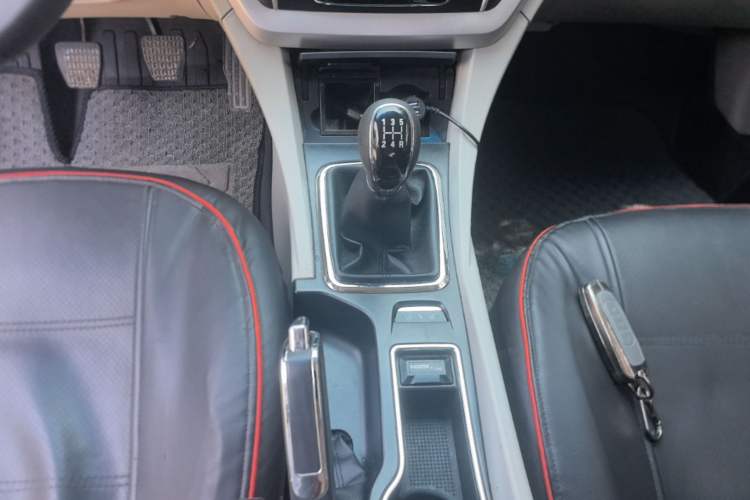 Used Geely Auto Emgrand 2014 Sedan 1.5L Manual Elite Model Gear Lever