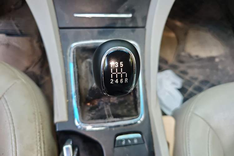 Used Geely Auto Emgrand 2014 Sedan 1.3T Manual Elite Model Gear Lever