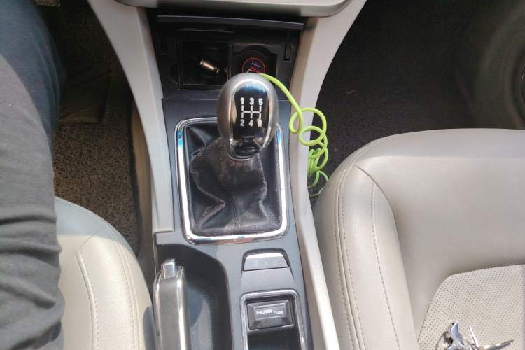 Used Geely Auto Emgrand 2014 Sedan 1.5L Manual Elite Model Gear Lever