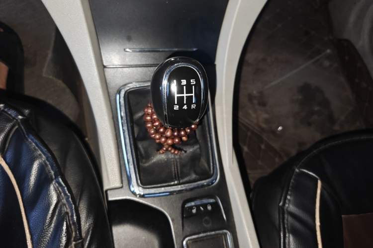 Used Geely Auto Emgrand 2014 Sedan 1.5L Manual Fashion Edition Gear Lever