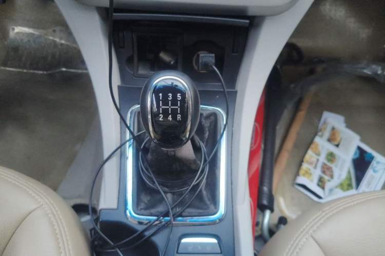 Used Geely Auto Emgrand 2014 Sedan 1.5L Manual Fashion Edition Gear Lever