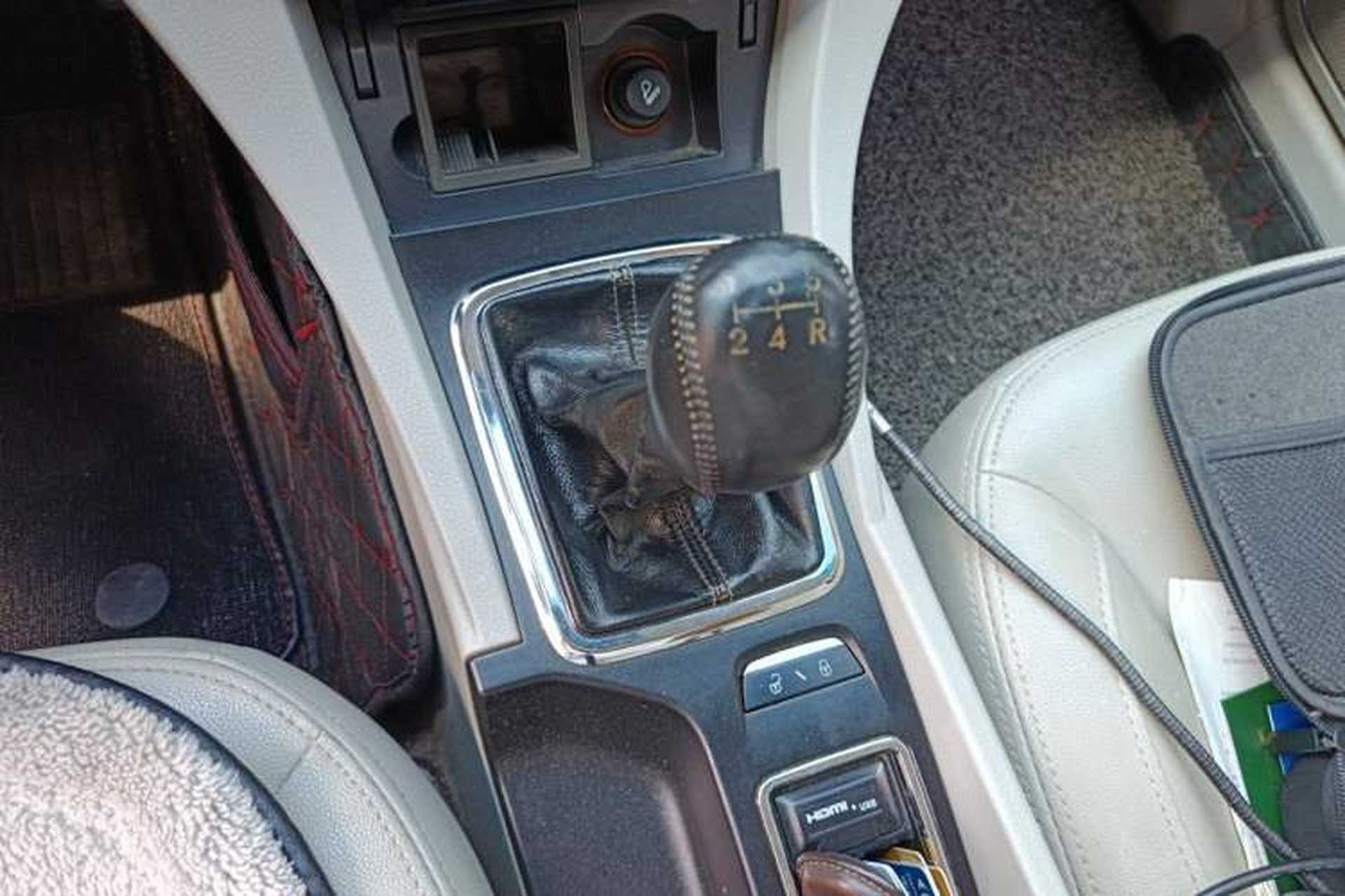 Used Geely Auto Emgrand 2014 Sedan 1.5L Manual Elite Model Gear Lever