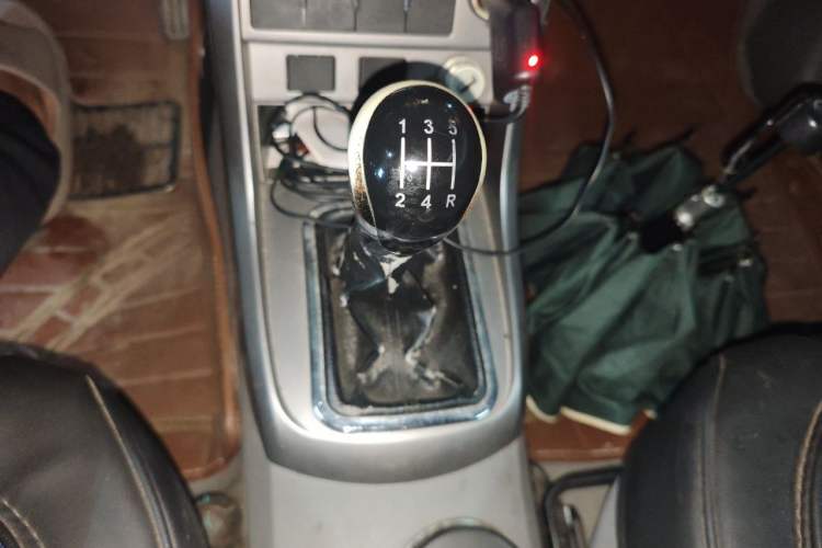 Used Geely Auto Emgrand 2014 Sedan 1.5L Manual Fashion Edition Gear Lever