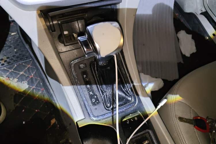 Used Geely Auto Emgrand 2014 Sedan 1.5L CVT Elite Model Gear Lever