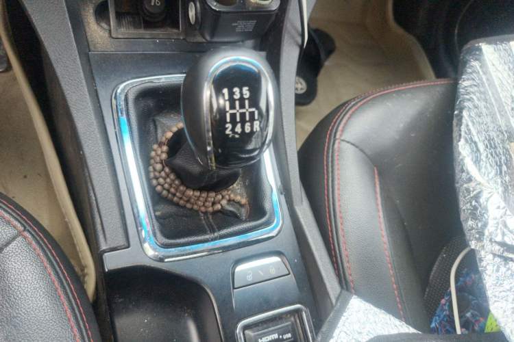 Used Geely Auto Emgrand 2014 Sedan 1.3T Manual Elite Model Gear Lever