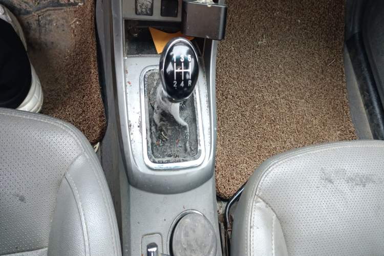 Used Geely Auto Emgrand 2014 Sedan 1.5L Manual Elite Model Gear Lever