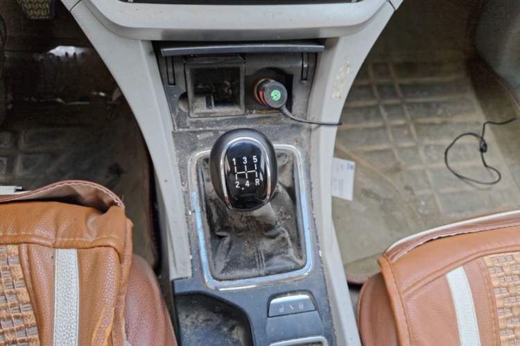 Used Geely Auto Emgrand 2014 Sedan 1.5L Manual Fashion Edition Gear Lever