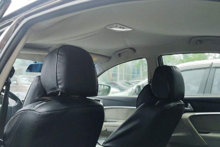Used Geely Auto Emgrand 2014 Sedan 1.5L Manual Fashion Edition Headliner