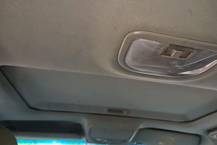 Used Geely Auto Emgrand 2014 Sedan 1.3T Manual Elite Model Headliner