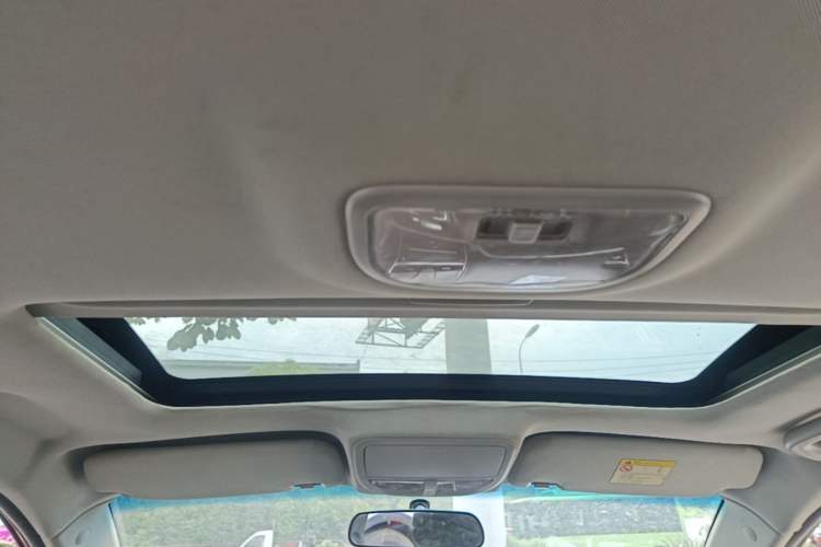 Used Geely Auto Emgrand 2014 Hatchback 1.3T CVT Elite Model Headliner