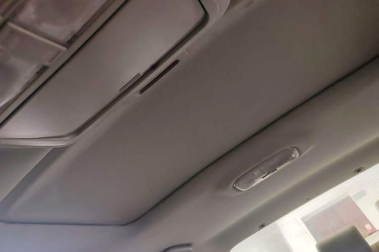 Used Geely Auto Emgrand 2014 Sedan 1.3T Manual Elite Model Headliner