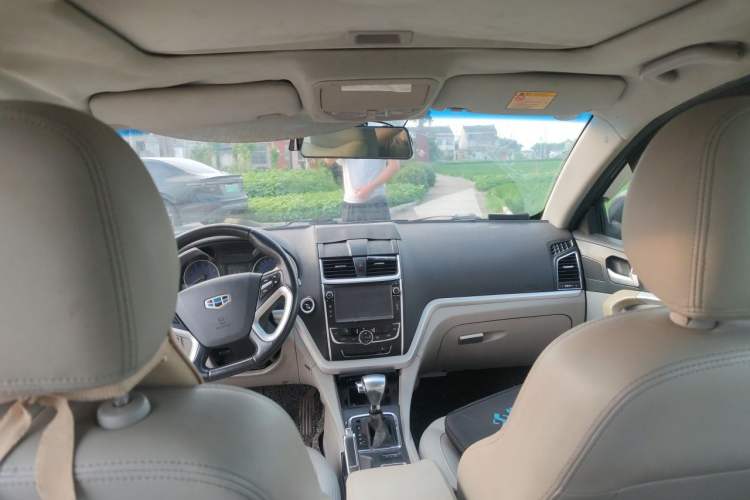 Used Geely Auto Emgrand 2014 Sedan 1.5L CVT Elite Model Headliner