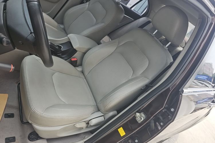 Used Geely Auto Emgrand 2014 Sedan 1.5L CVT Elite Model Left Front Seat