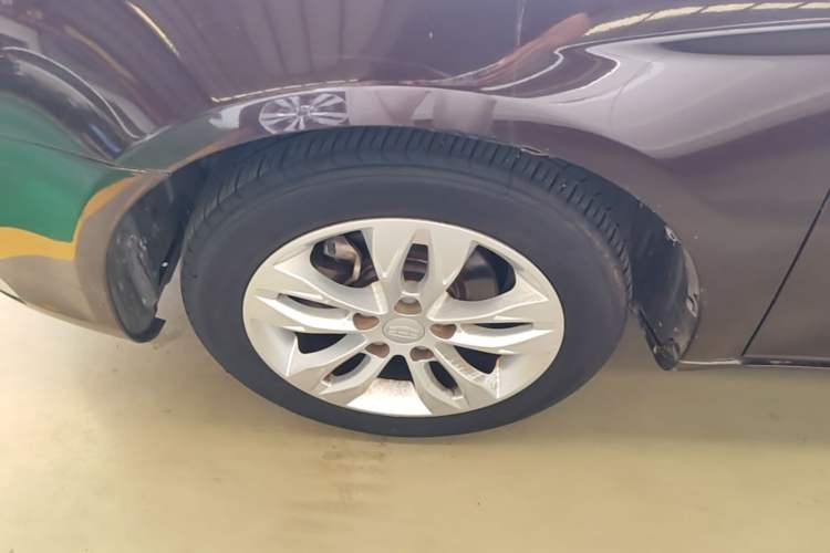 Used Geely Auto Emgrand 2014 Sedan 1.3T Manual Elite Model Left Front Wheel Hub