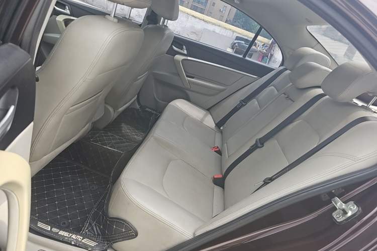 Used Geely Auto Emgrand 2014 Sedan 1.5L CVT Elite Model Left Rear Seat