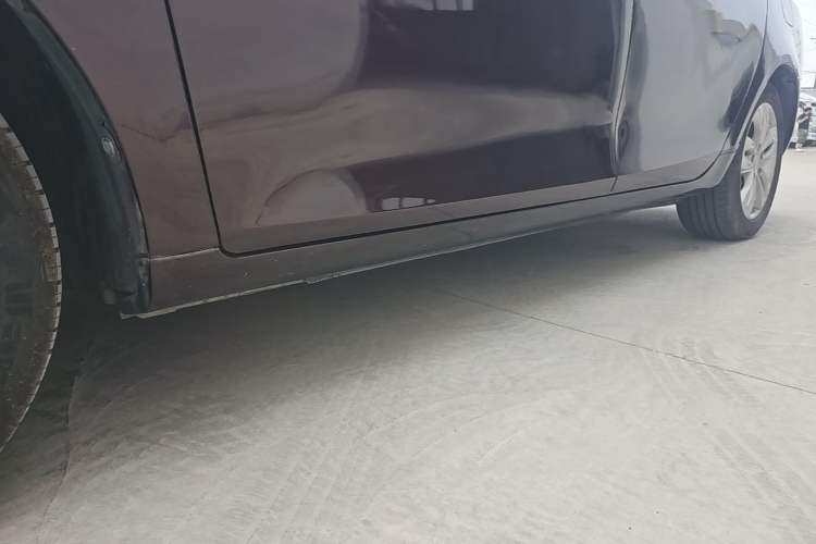 Used Geely Auto Emgrand 2014 Sedan 1.5L CVT Elite Model Left Side Sill