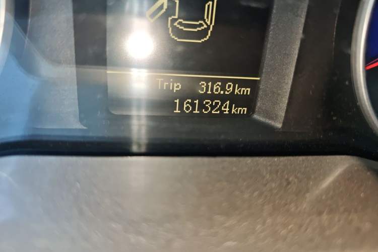 Used Geely Auto Emgrand 2014 Sedan 1.3T Manual Elite Model Odometer Close Up