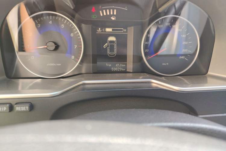 Used Geely Auto Emgrand 2014 Sedan 1.5L Manual Elite Model Odometer Close Up
