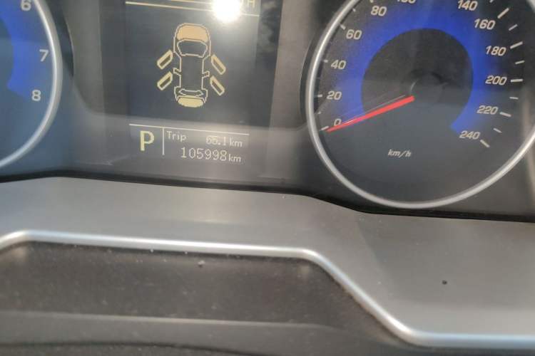 Used Geely Auto Emgrand 2014 Sedan 1.5L CVT Elite Model Odometer Close Up