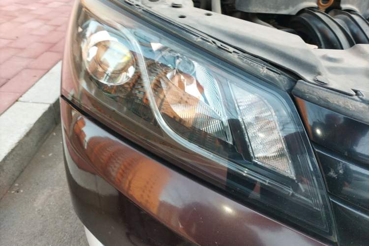 Used Geely Auto Emgrand 2014 Sedan 1.5L Manual Elite Model Right Front Headlight