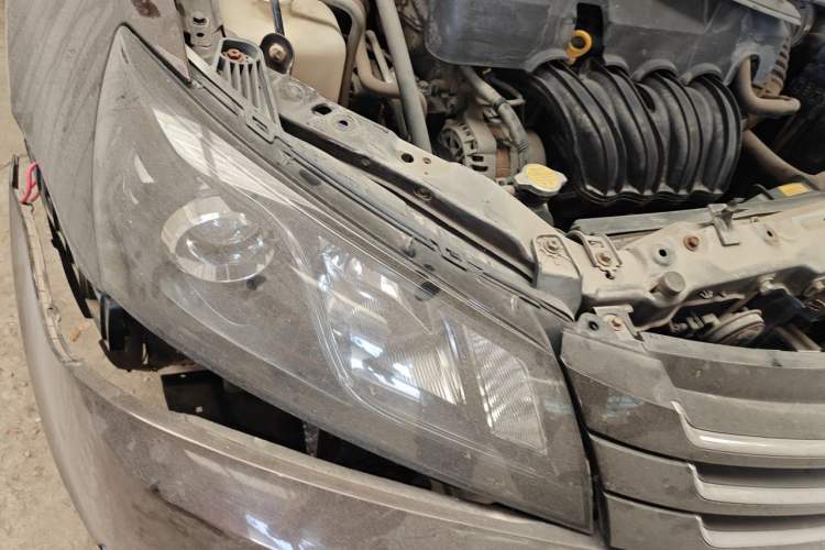 Used Geely Auto Emgrand 2014 Sedan 1.5L Manual Elite Model Right Front Headlight