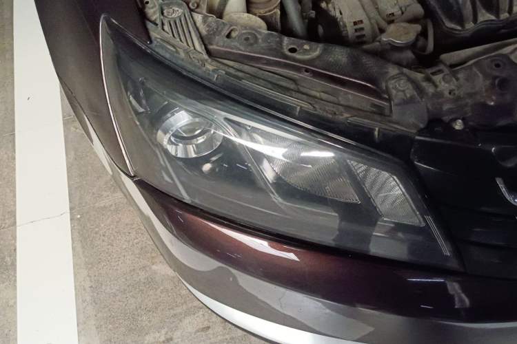 Used Geely Auto Emgrand 2014 Sedan 1.5L Manual Fashion Edition Right Front Headlight