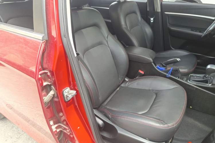 Used Geely Auto Emgrand 2014 Hatchback 1.3T CVT Elite Model Right Front Seat
