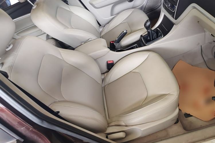 Used Geely Auto Emgrand 2014 Sedan 1.3T Manual Elite Model Right Front Seat