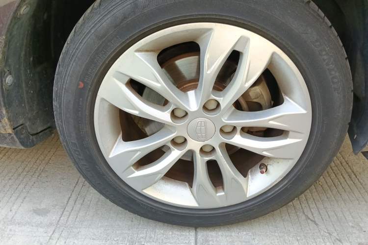 Used Geely Auto Emgrand 2014 Sedan 1.5L Manual Elite Model Right Front Wheel Hub