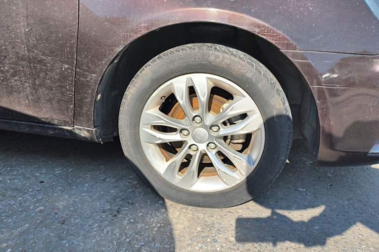 Used Geely Auto Emgrand 2014 Sedan 1.5L Manual Elite Model Right Front Wheel Hub