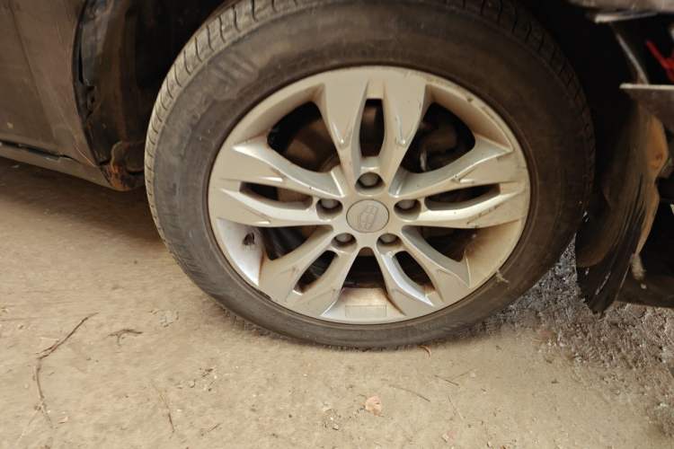 Used Geely Auto Emgrand 2014 Sedan 1.5L Manual Elite Model Right Front Wheel Hub