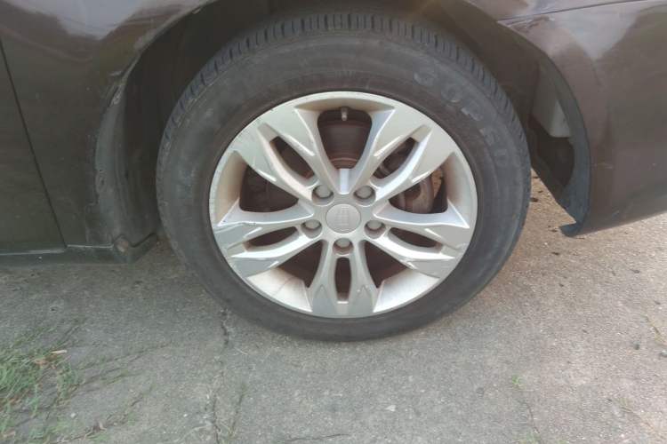 Used Geely Auto Emgrand 2014 Sedan 1.5L CVT Elite Model Right Front Wheel Hub