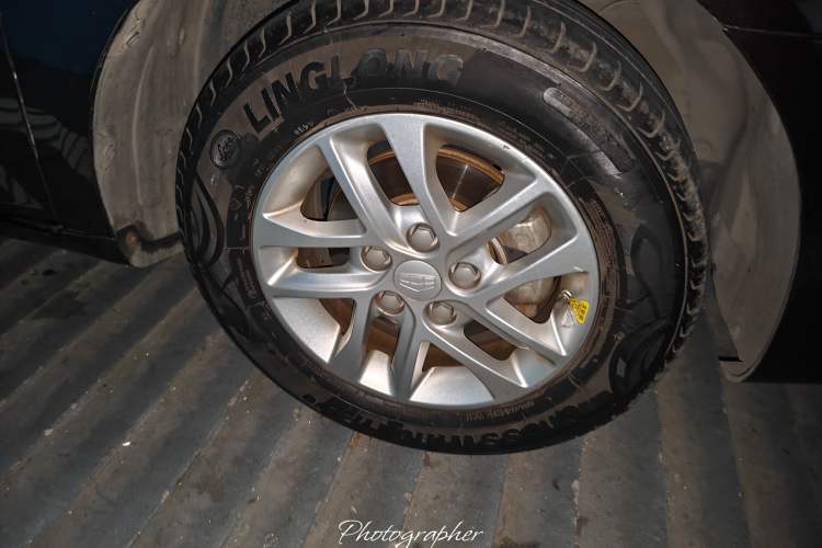 Used Geely Auto Emgrand 2014 Sedan 1.5L Manual Fashion Edition Right Front Wheel Hub