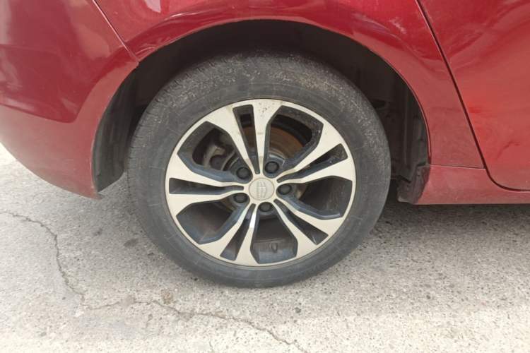 Used Geely Auto Emgrand 2014 Hatchback 1.3T CVT Elite Model Right Rear Wheel Hub