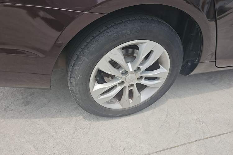 Used Geely Auto Emgrand 2014 Sedan 1.5L CVT Elite Model Right Rear Wheel Hub