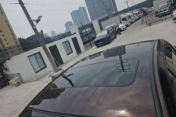 Used Geely Auto Emgrand 2014 Sedan 1.5L CVT Elite Model Roof