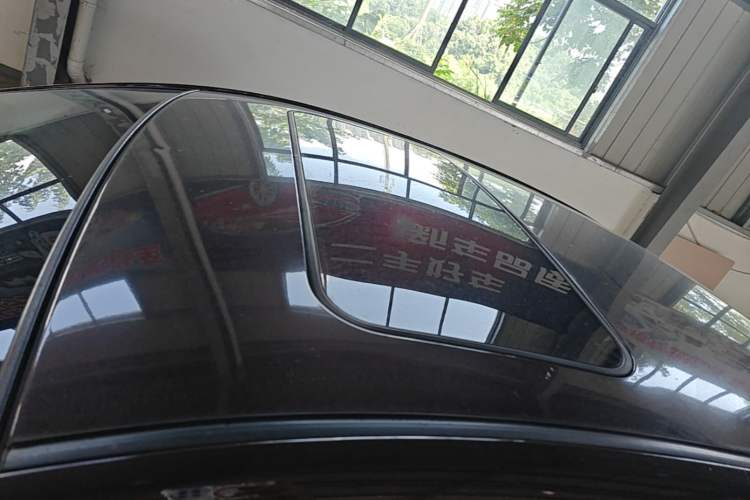 Used Geely Auto Emgrand 2014 Sedan 1.3T Manual Elite Model Roof