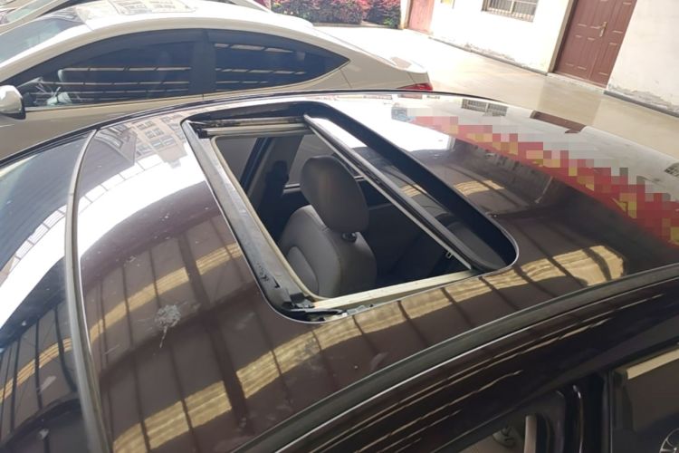 Used Geely Auto Emgrand 2014 Sedan 1.3T Manual Elite Model Roof